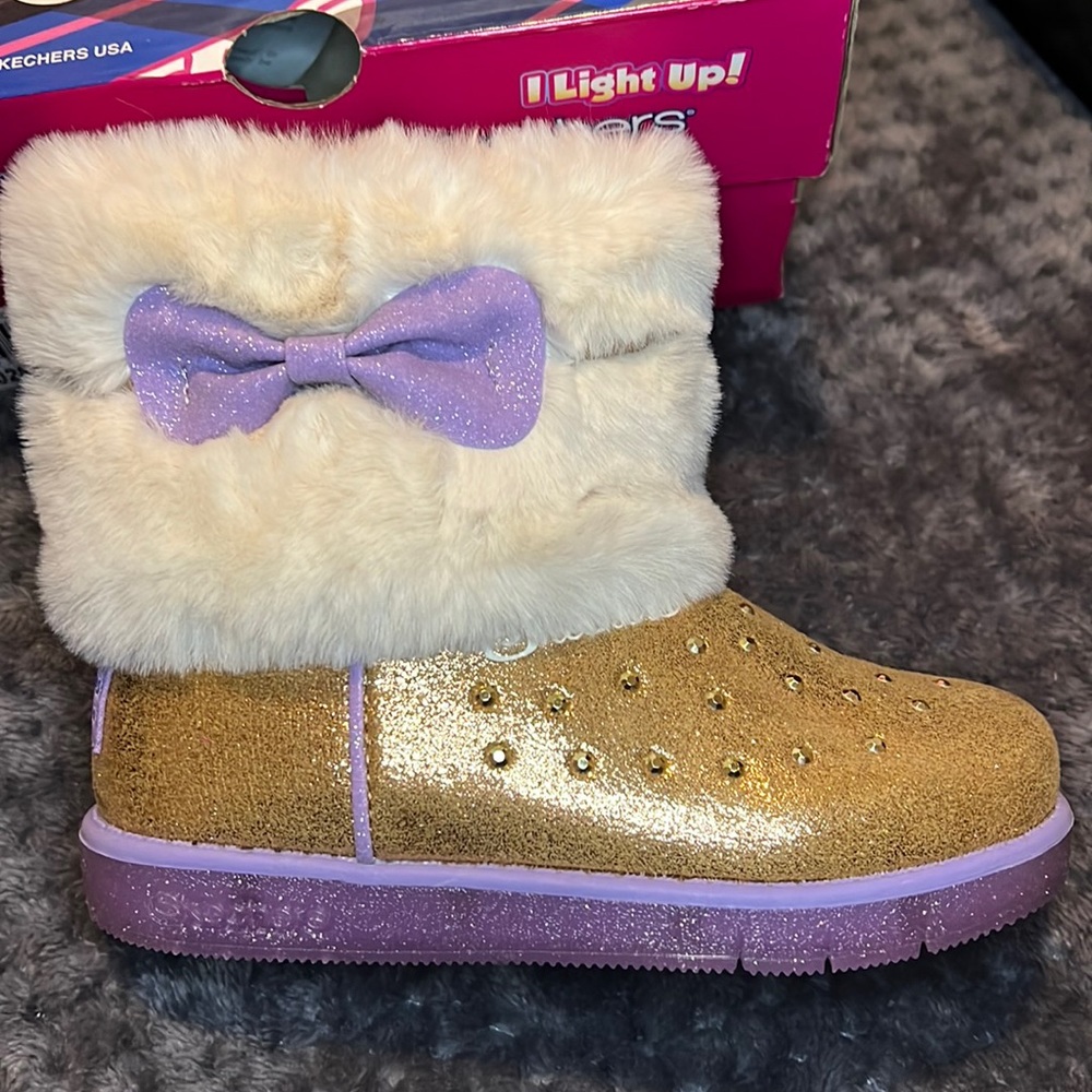 Twinkle toes by Skechers they light up brand new size 10